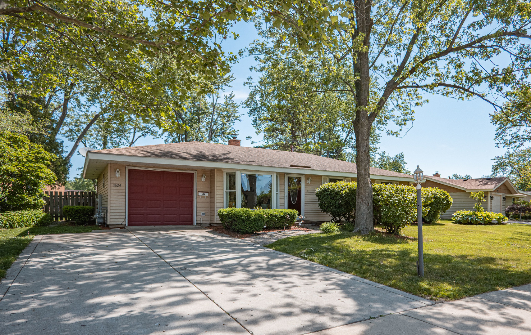 1624 W Weathersfield Way