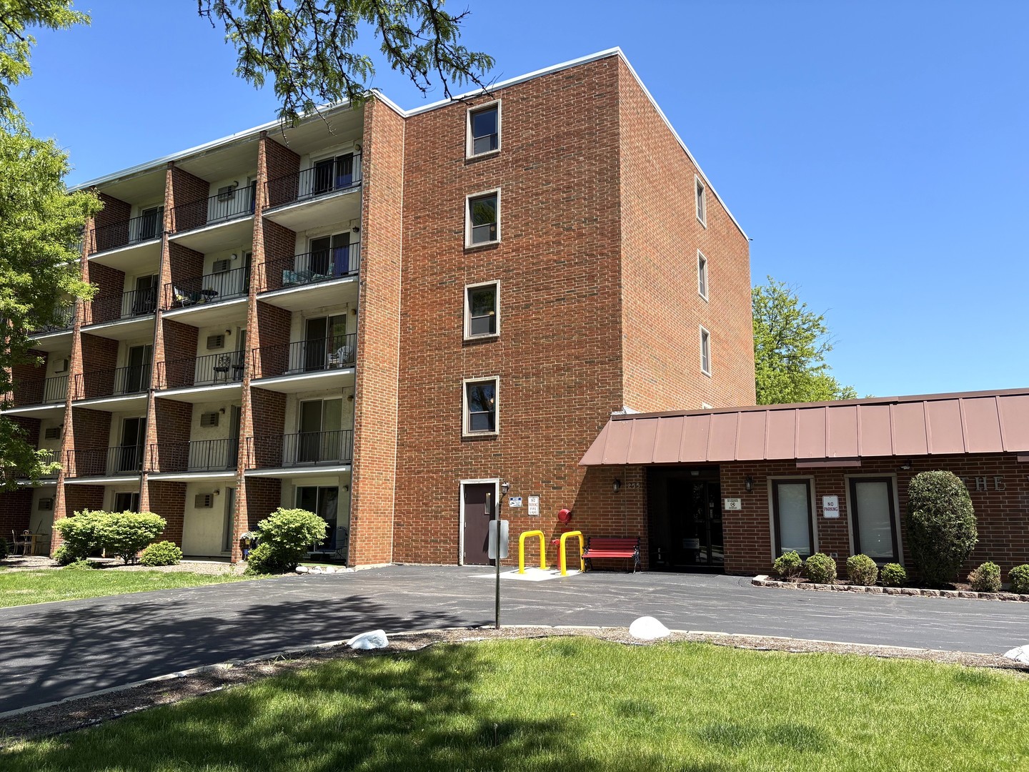 255 S West Avenue Unit: 403