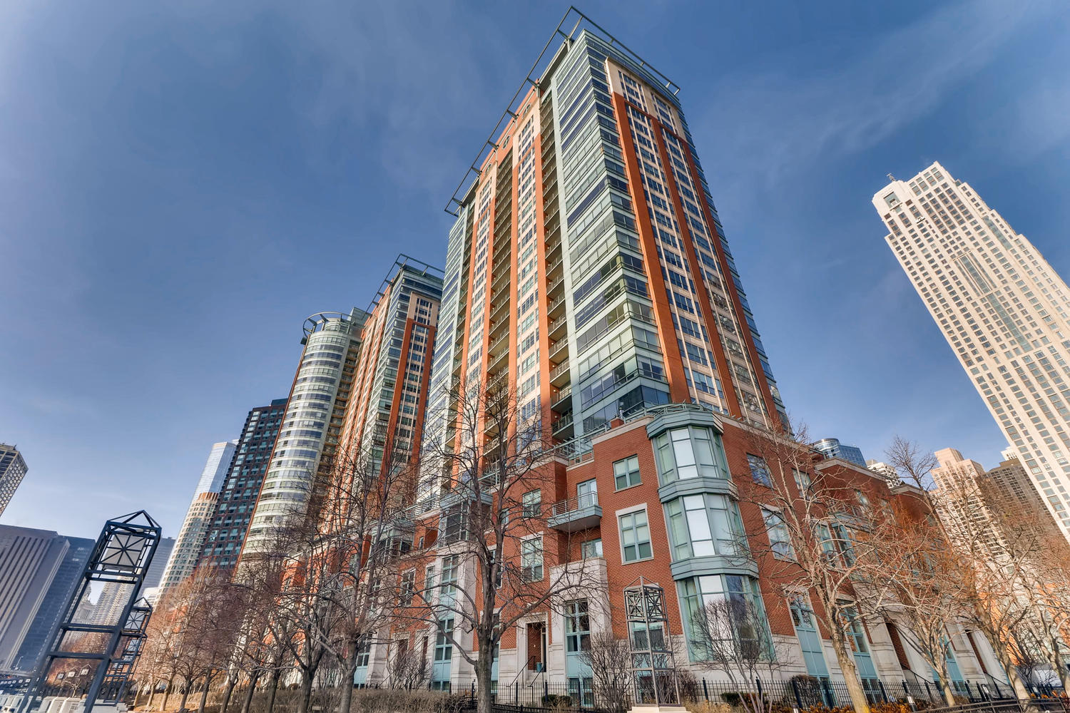 445 E North Water Street Unit: 2202
