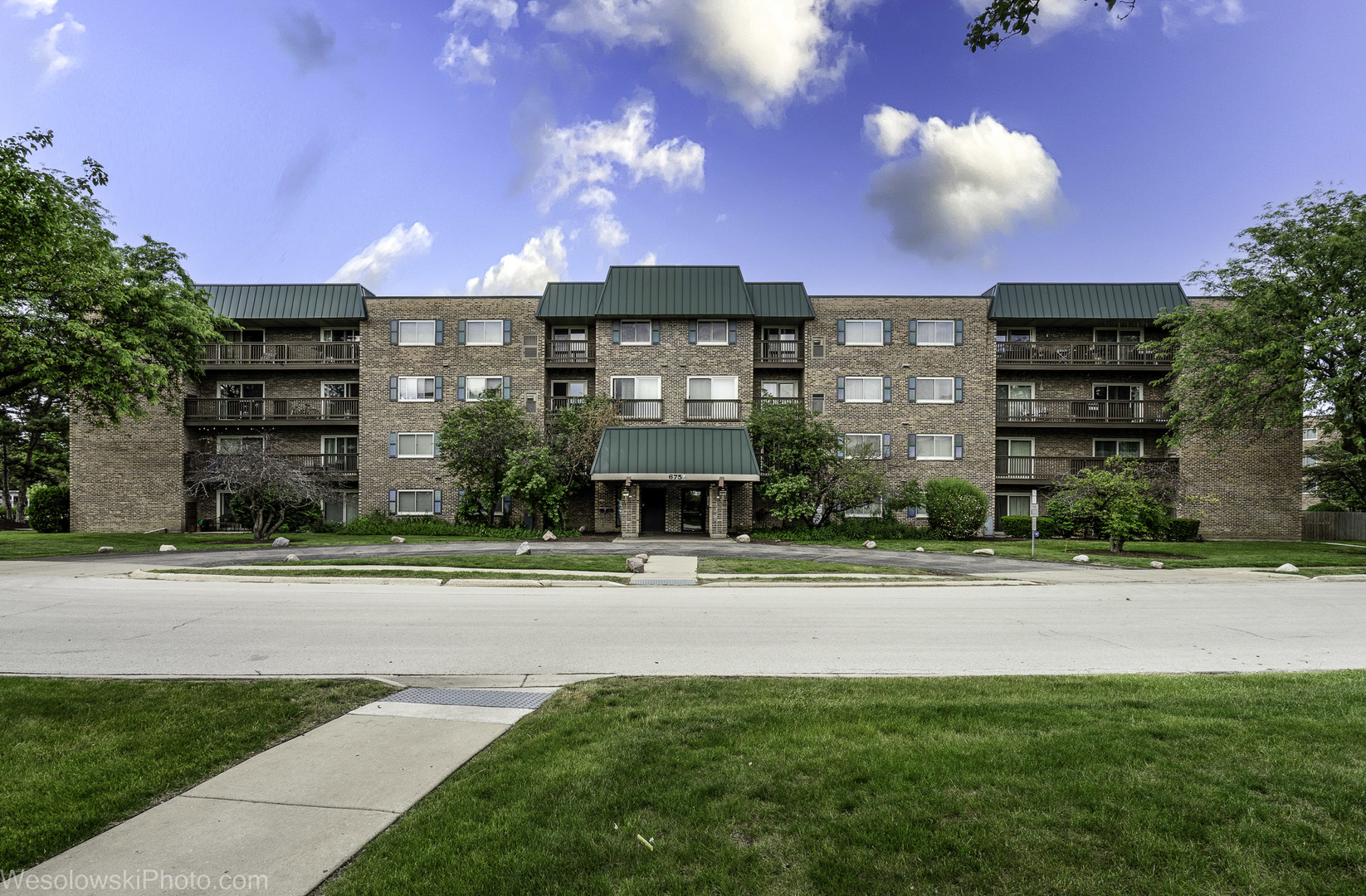 675 GROVE Drive Unit: 304