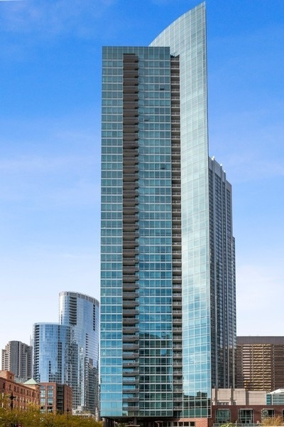 505 N MCCLURG Court Unit: 3102