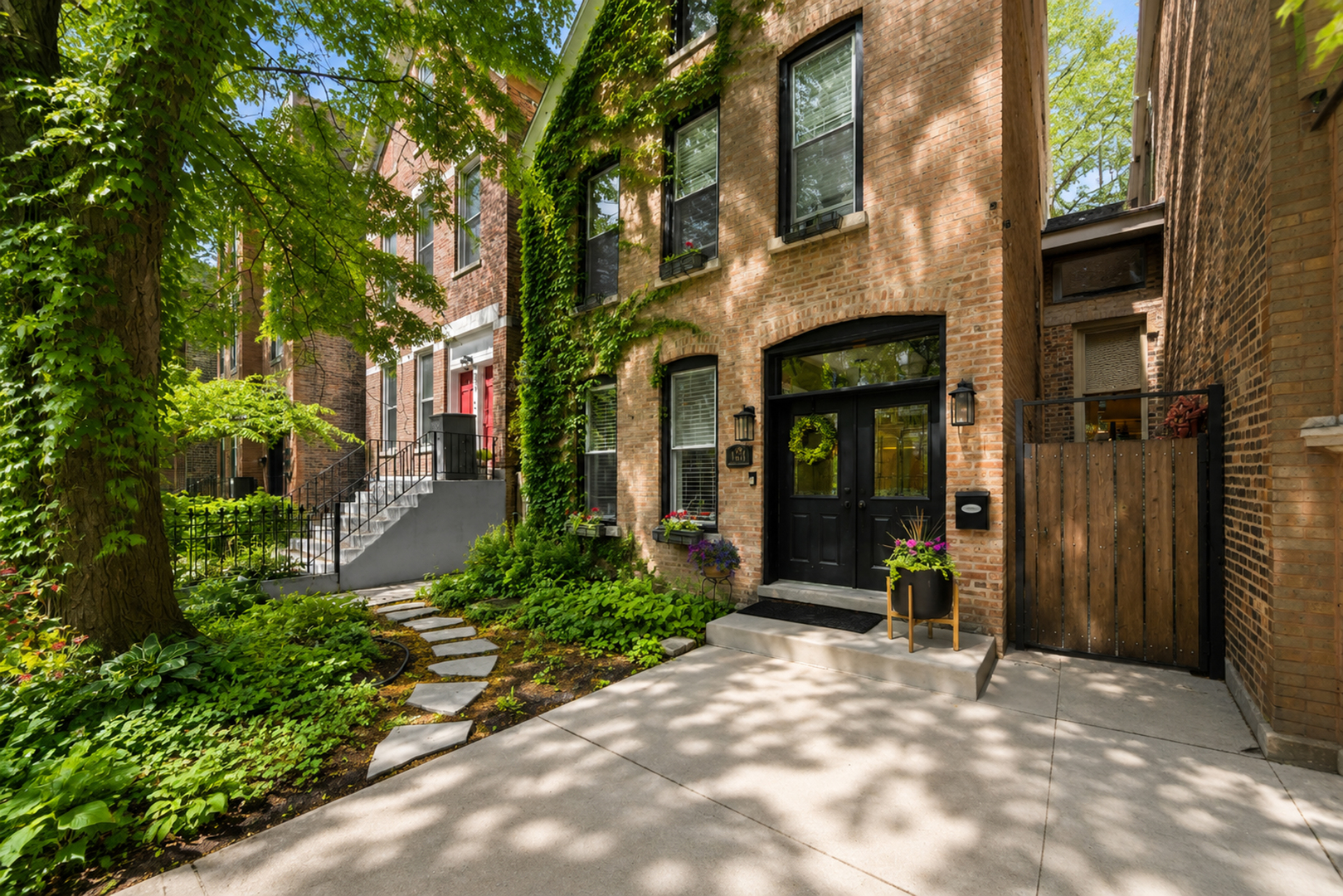 706 S Ada Street
