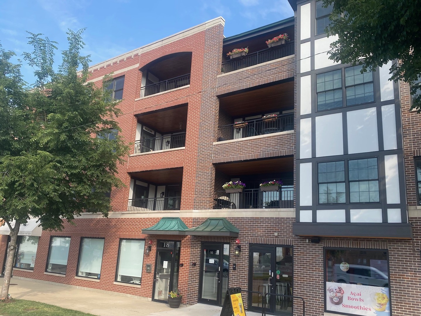 18 S Fairview Avenue Unit: 2N