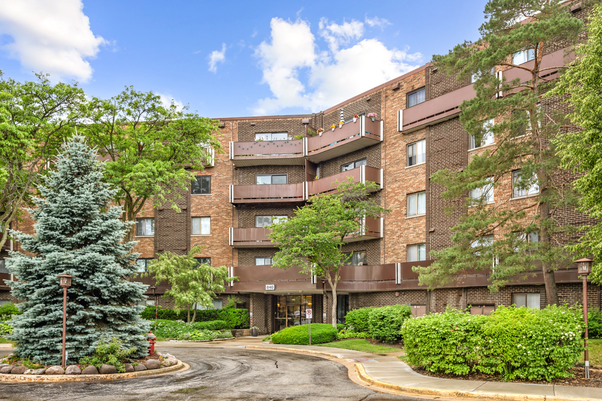 840 Wellington Avenue Unit: 218