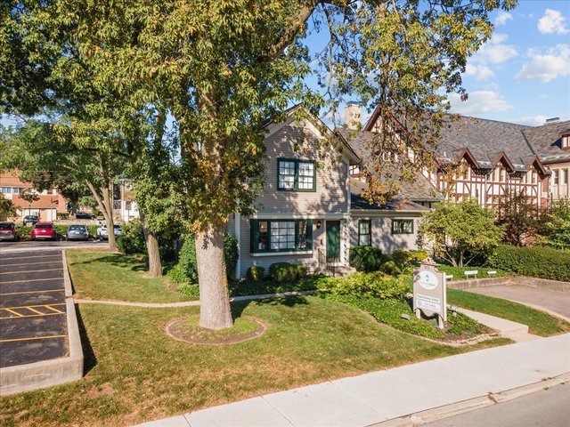 115 S 2nd Street Unit: upper