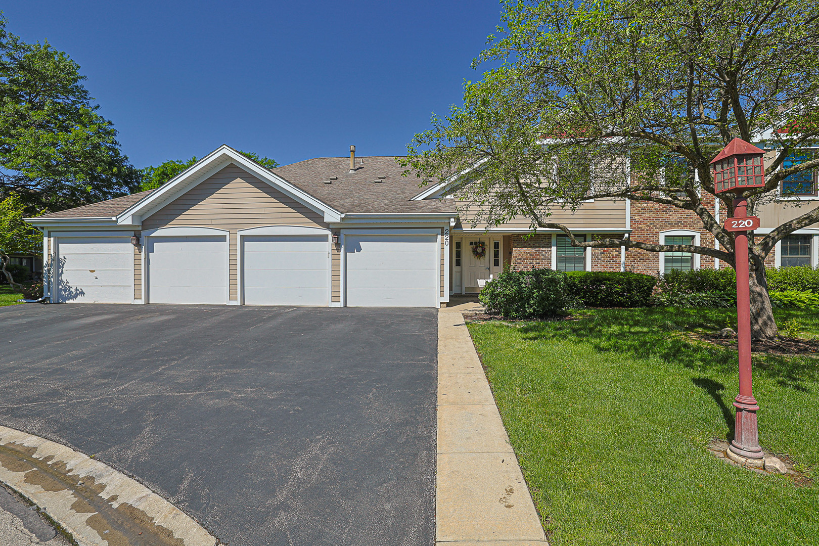 220 OAK KNOLL Court Unit: B2