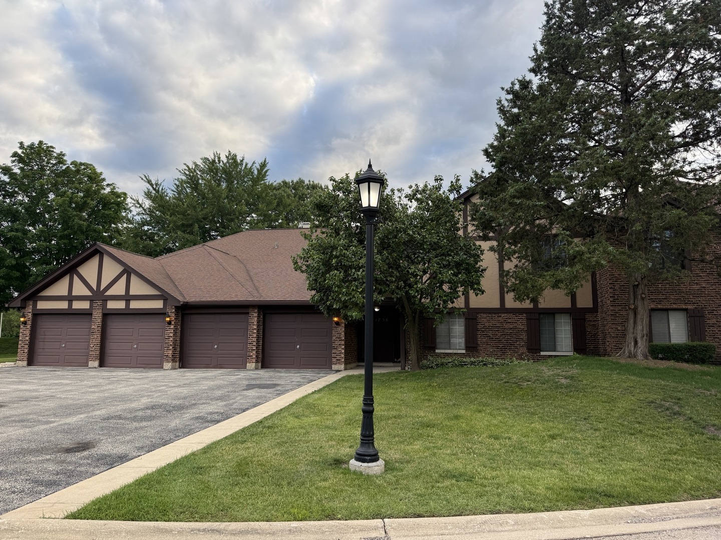 1756 Plymouth Court Unit: B
