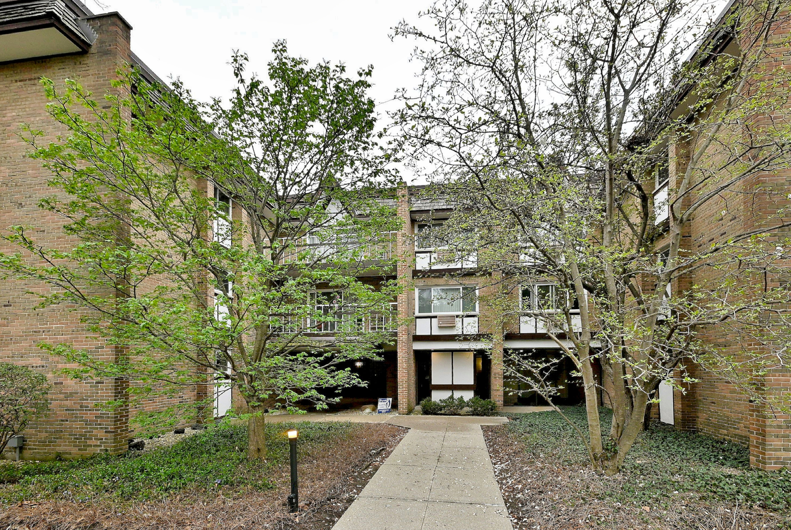 360 Claymoor Avenue Unit: 2E