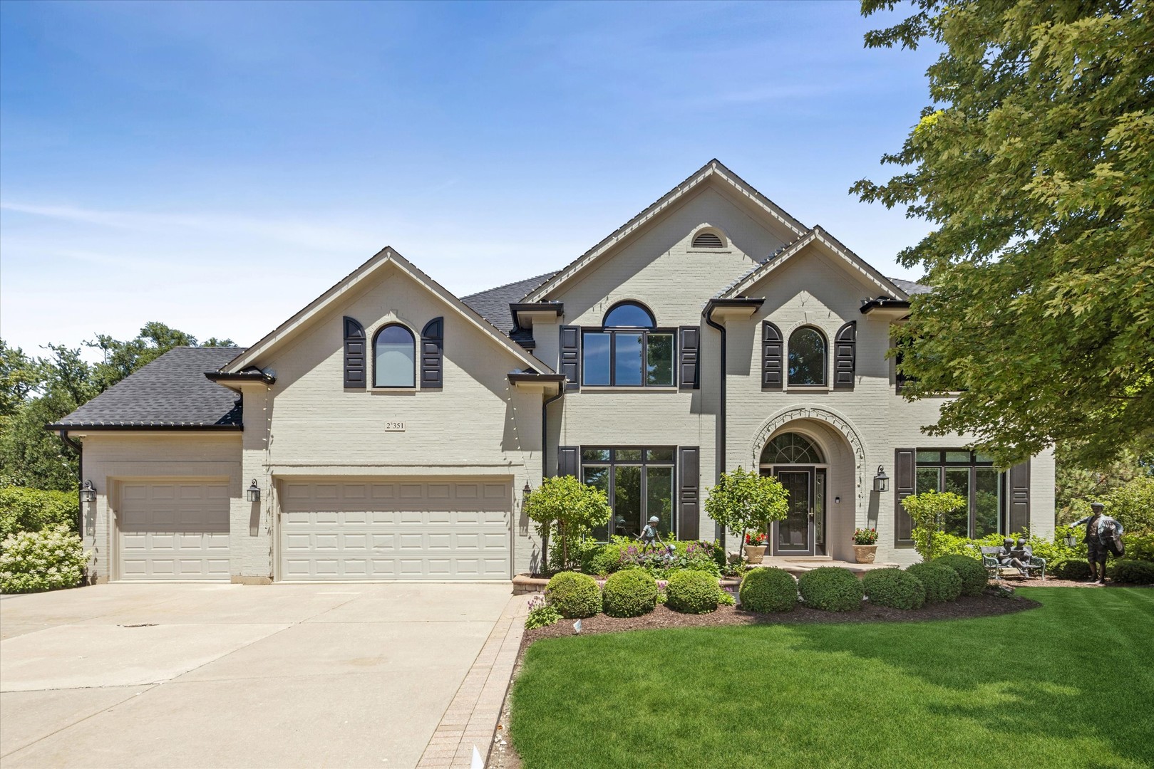 2S351 Chaucer Court