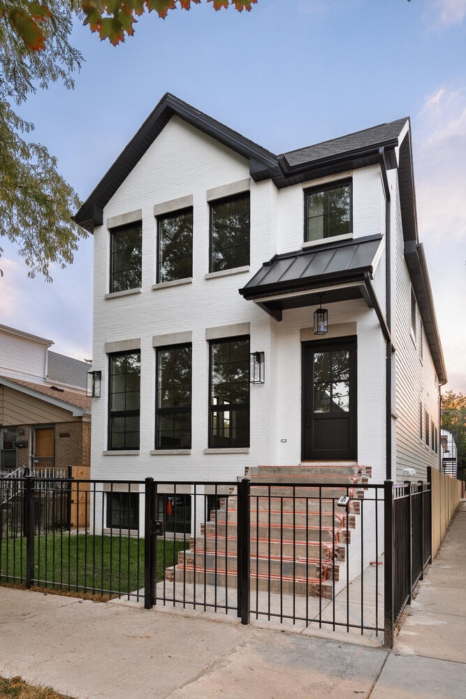 2714 N Magnolia Avenue
