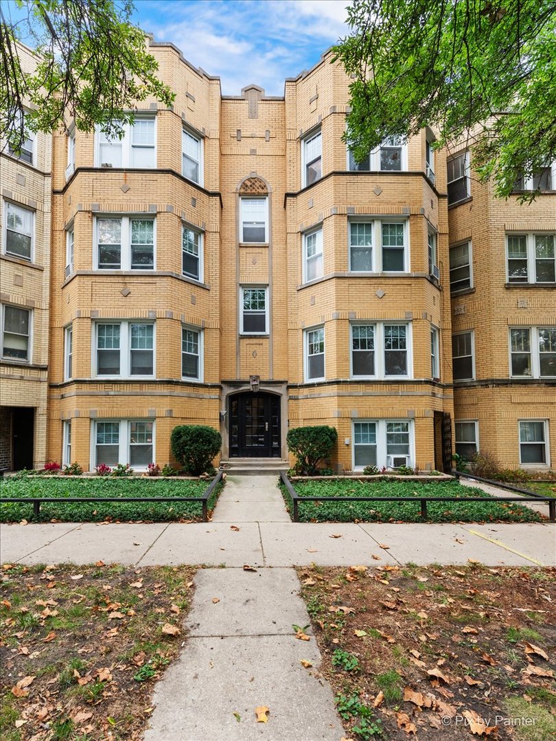 5428 N Campbell Avenue Unit: 3S