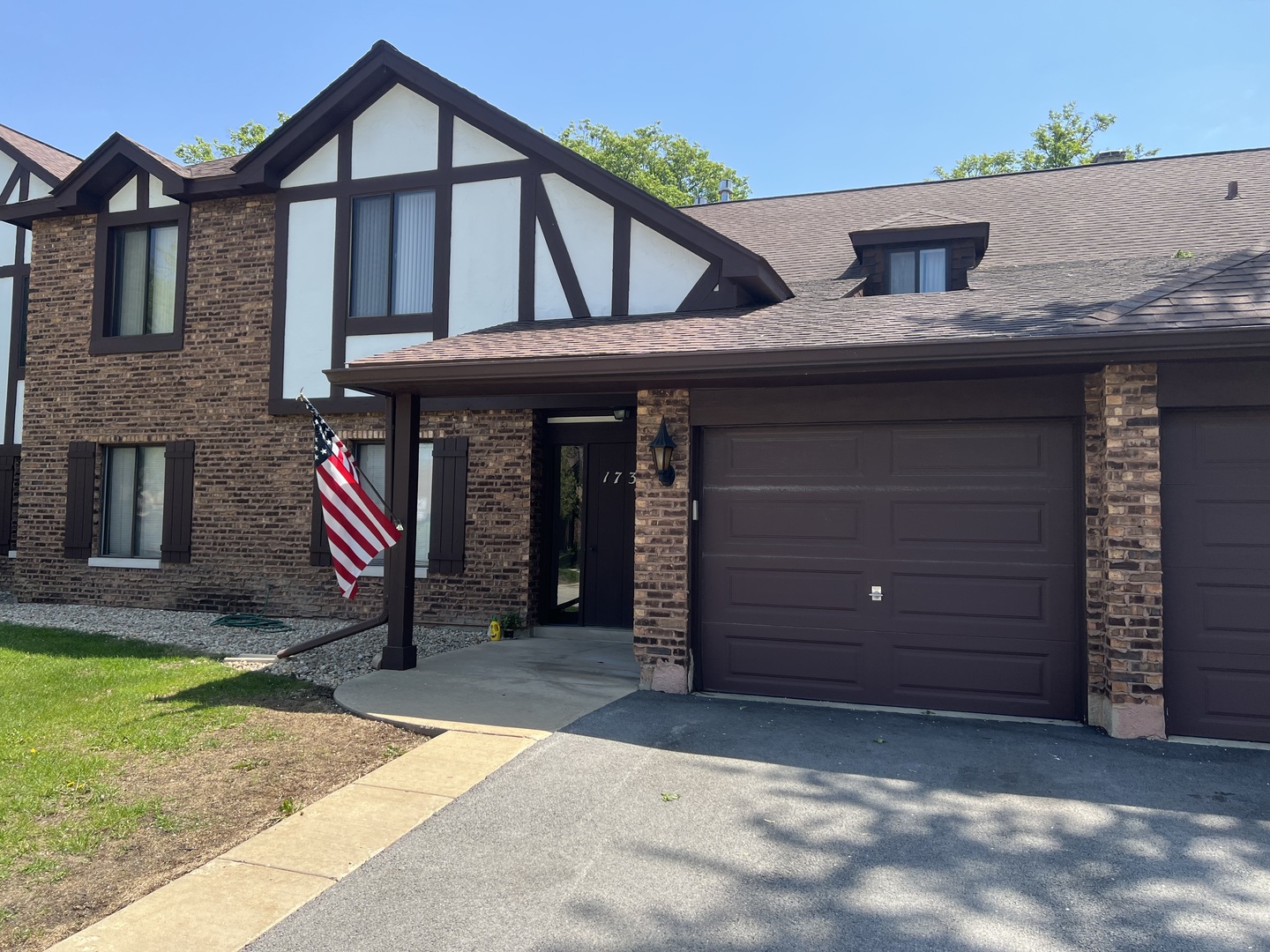 1737 Harrow Court Unit: B