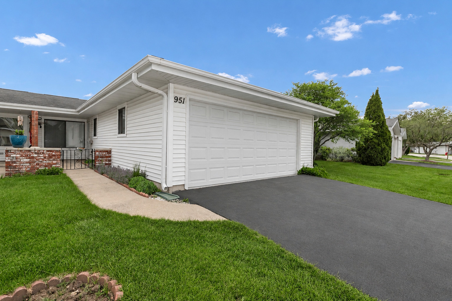 951 Chelsea Lane