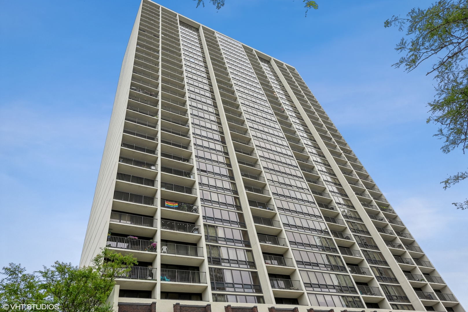 1636 N Wells Street Unit: 2210