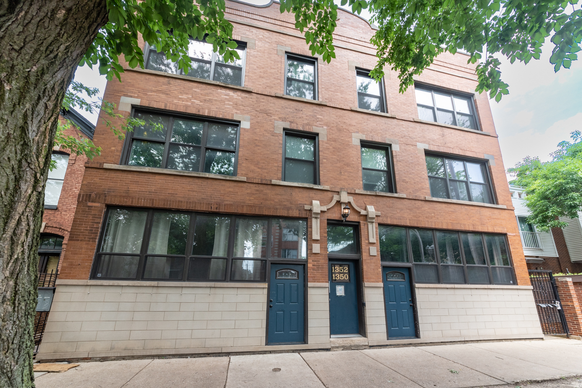1350 N wolcott Avenue Unit: 1S