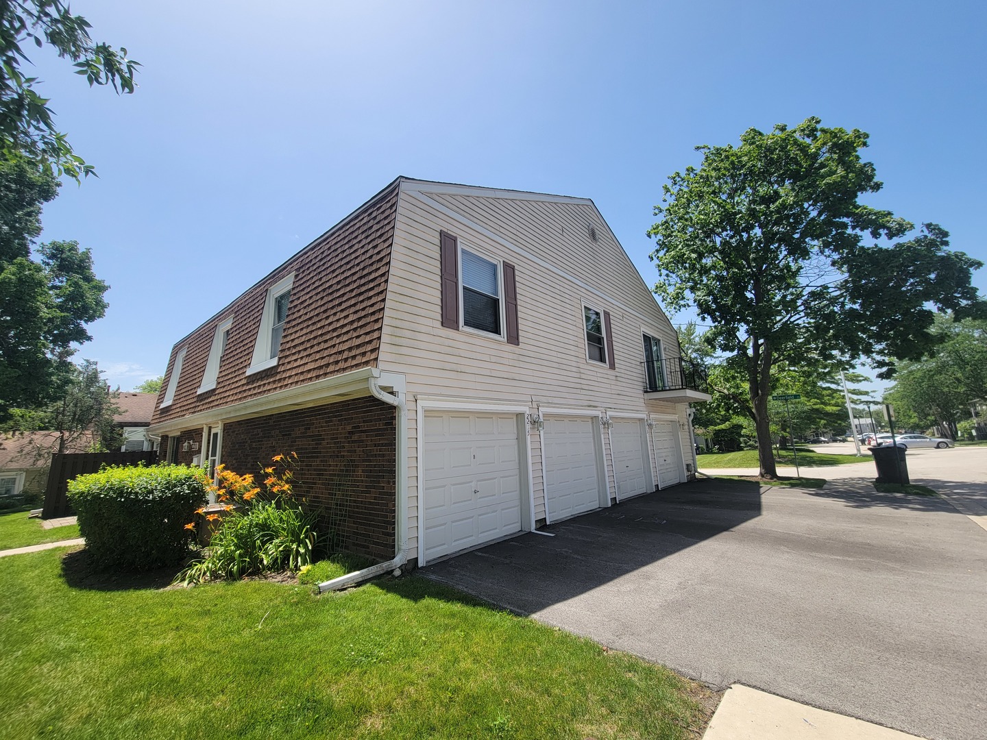 2211 Dorchester Court