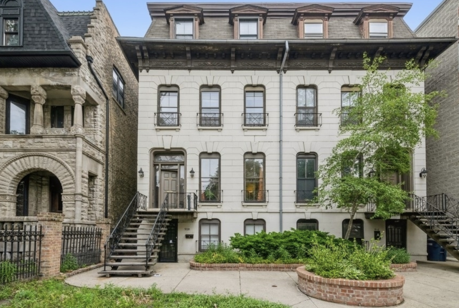 918 W Fullerton Avenue Unit: 2