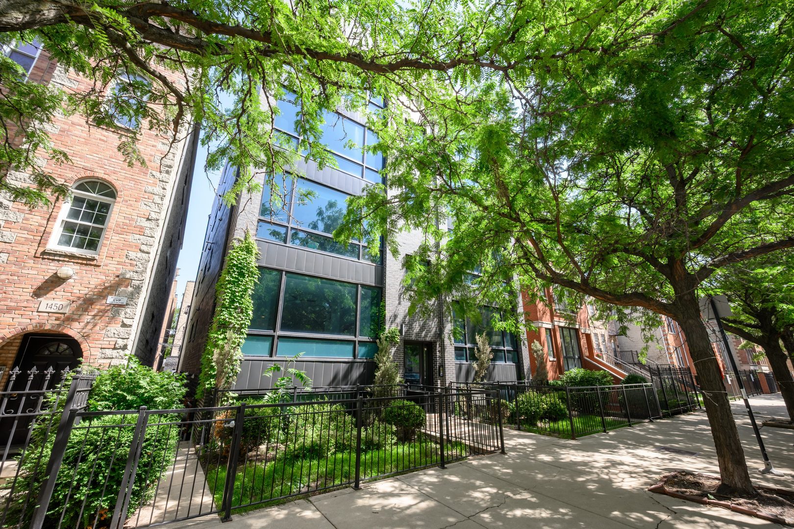 1446 W Cortez Avenue Unit: 4W