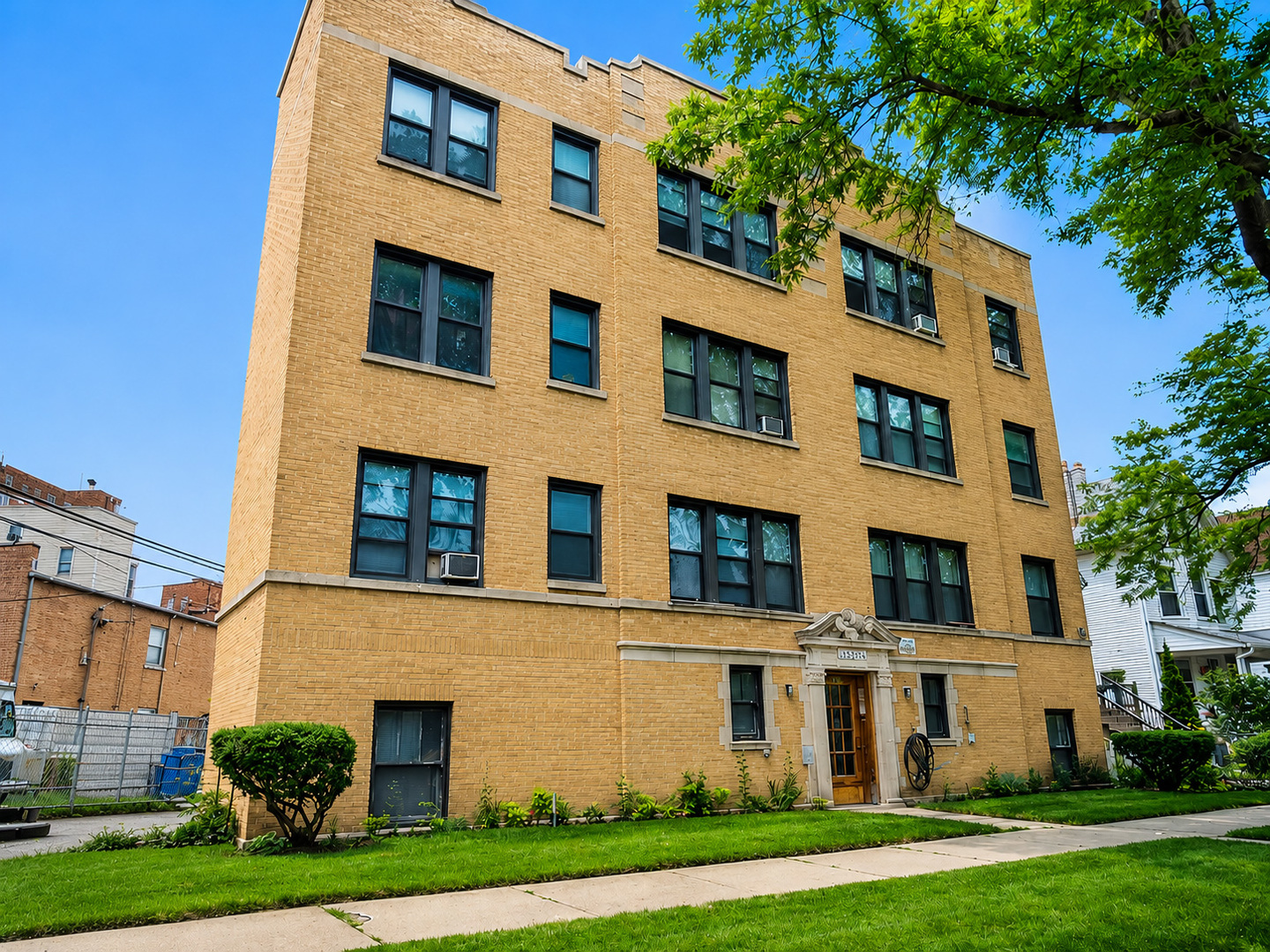 6018 N PAULINA Street Unit: 2N