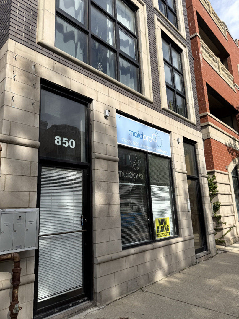 850 N Damen Avenue