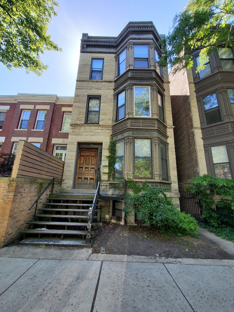 1930 N Bissell Street Unit: 2