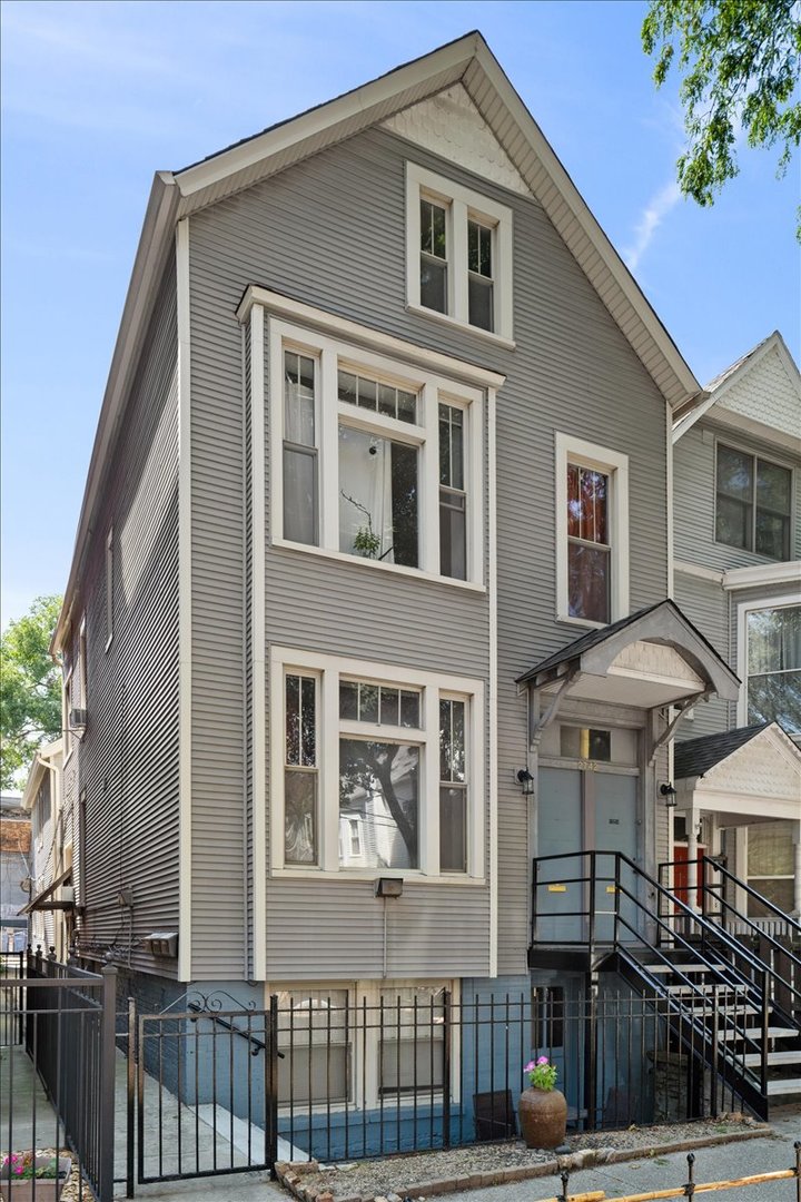 2742 N Seminary Avenue Unit: CH1