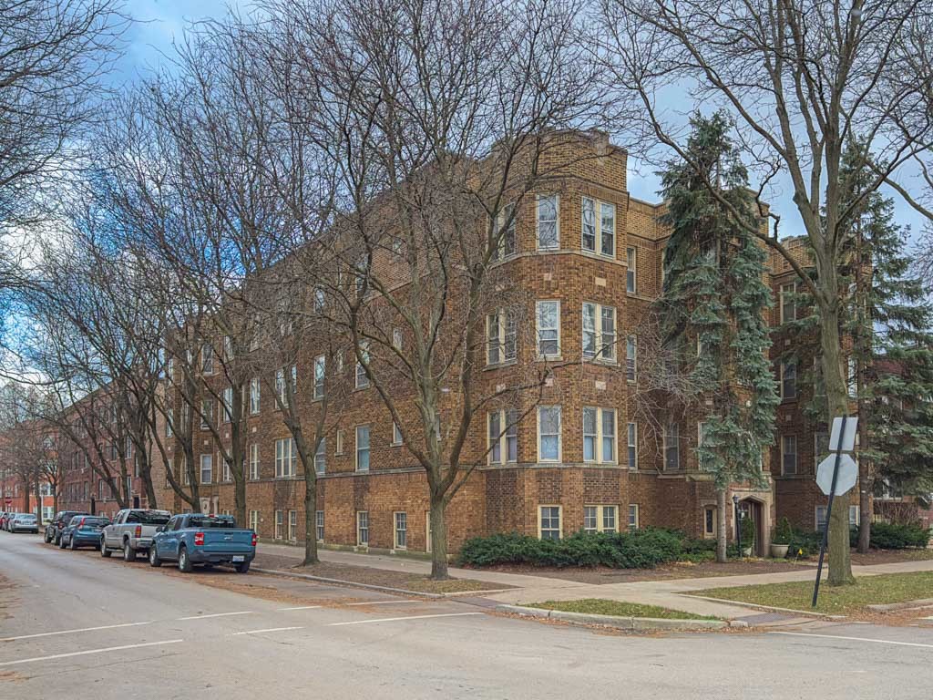 2633 W Ainslie Street Unit: 3