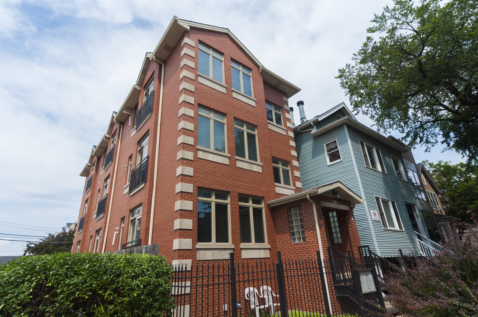 2416 N Greenview Avenue Unit: G