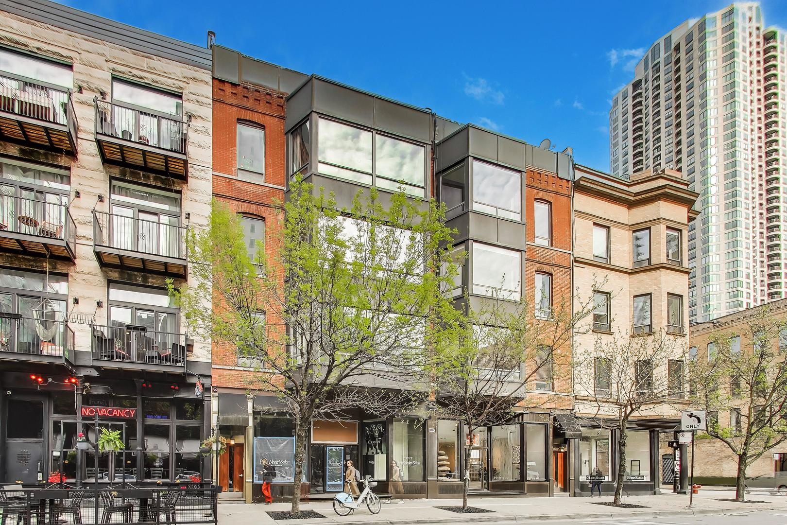 503 N Wells Street Unit: 3