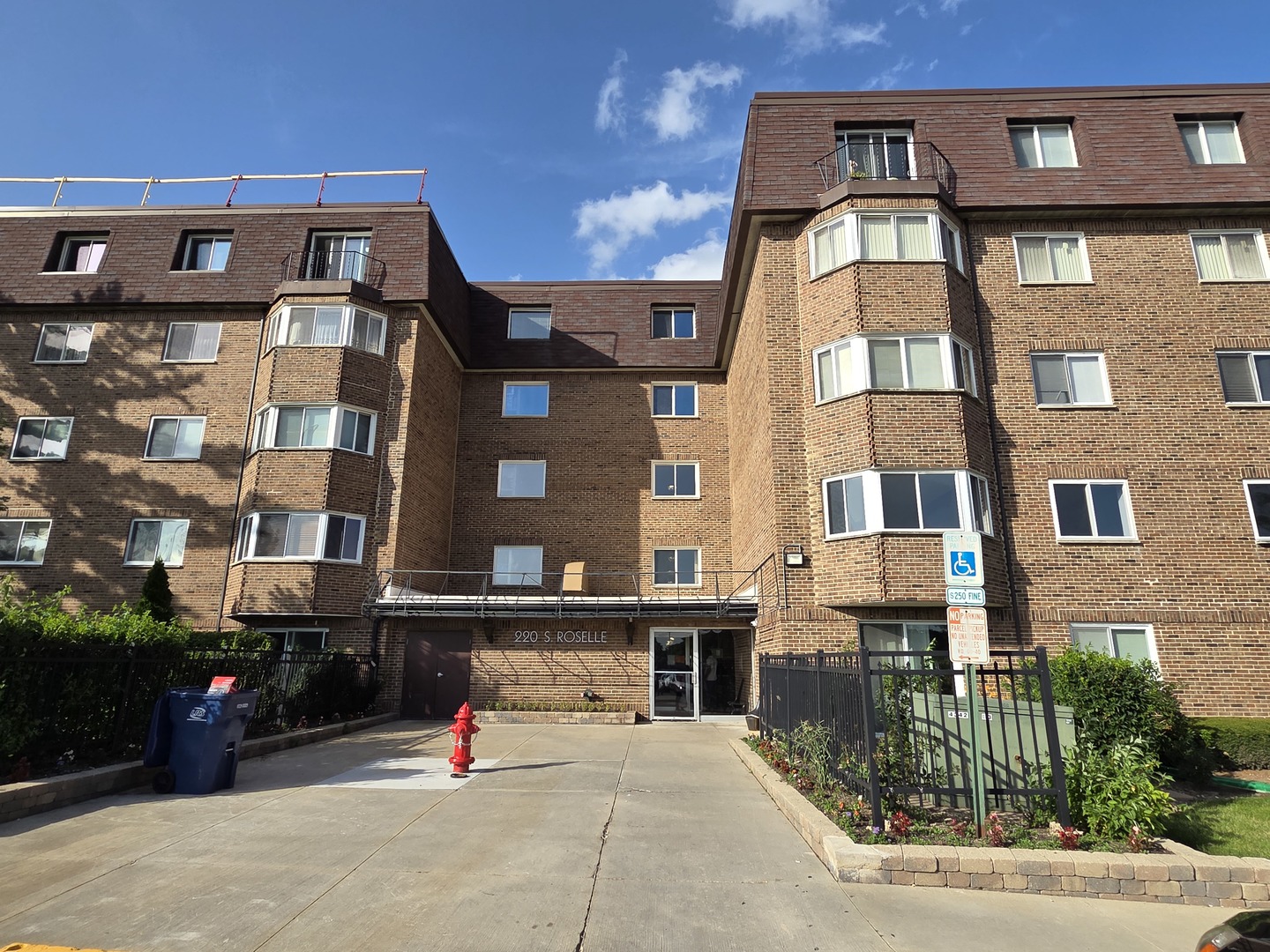 220 S Roselle Road Unit: 222