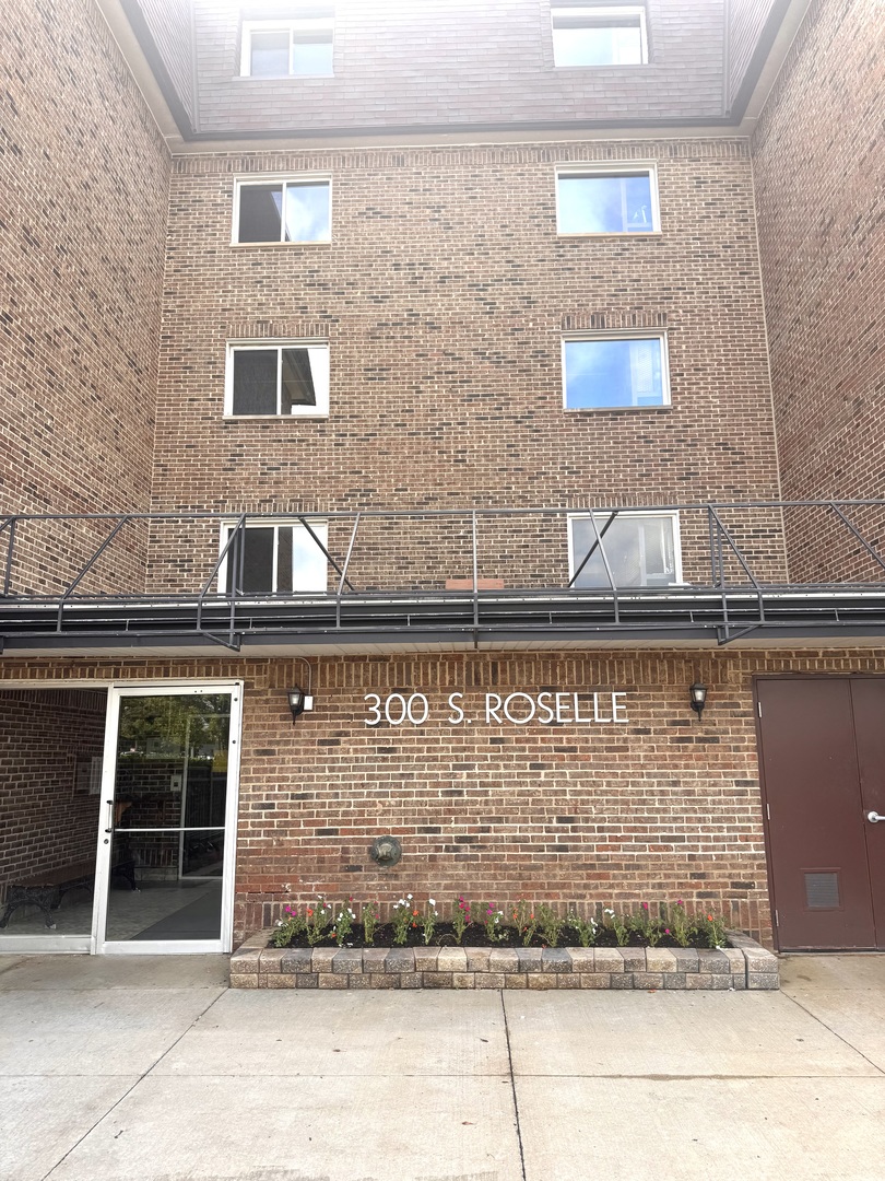 300 S Roselle Road Unit: 309