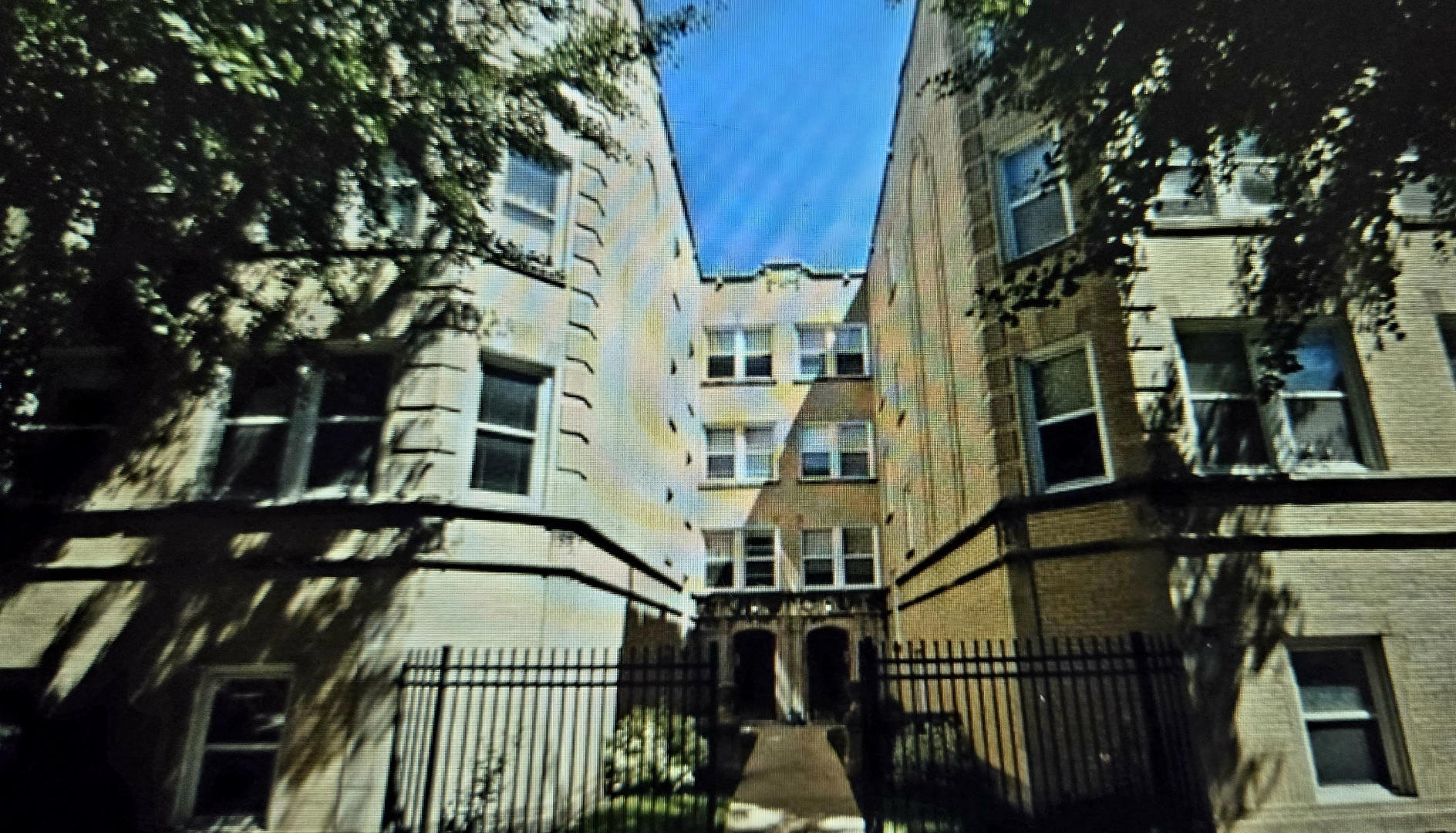 2318 W ROSEMONT Avenue Unit: 2