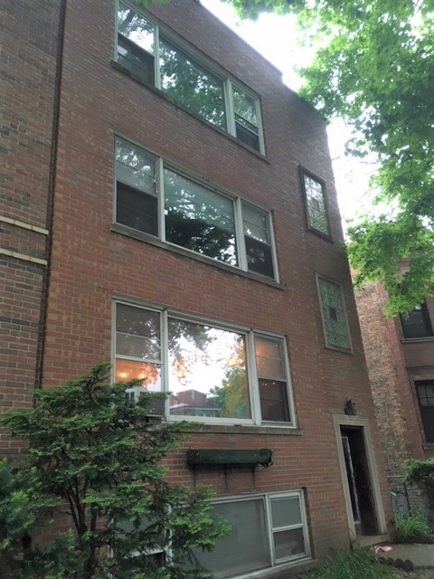 4208 N LEAVITT Street Unit: 2