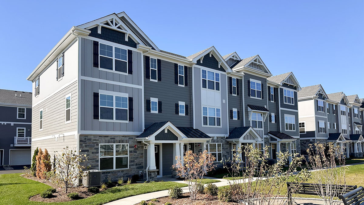 418 lakeshore Court