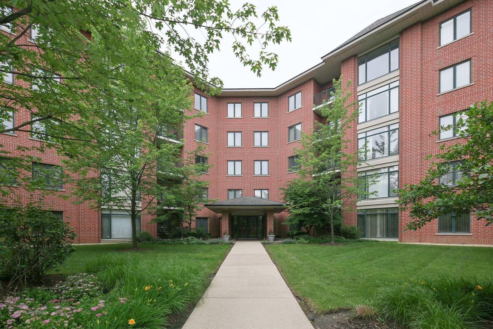 865 E 22nd Street Unit: 222B