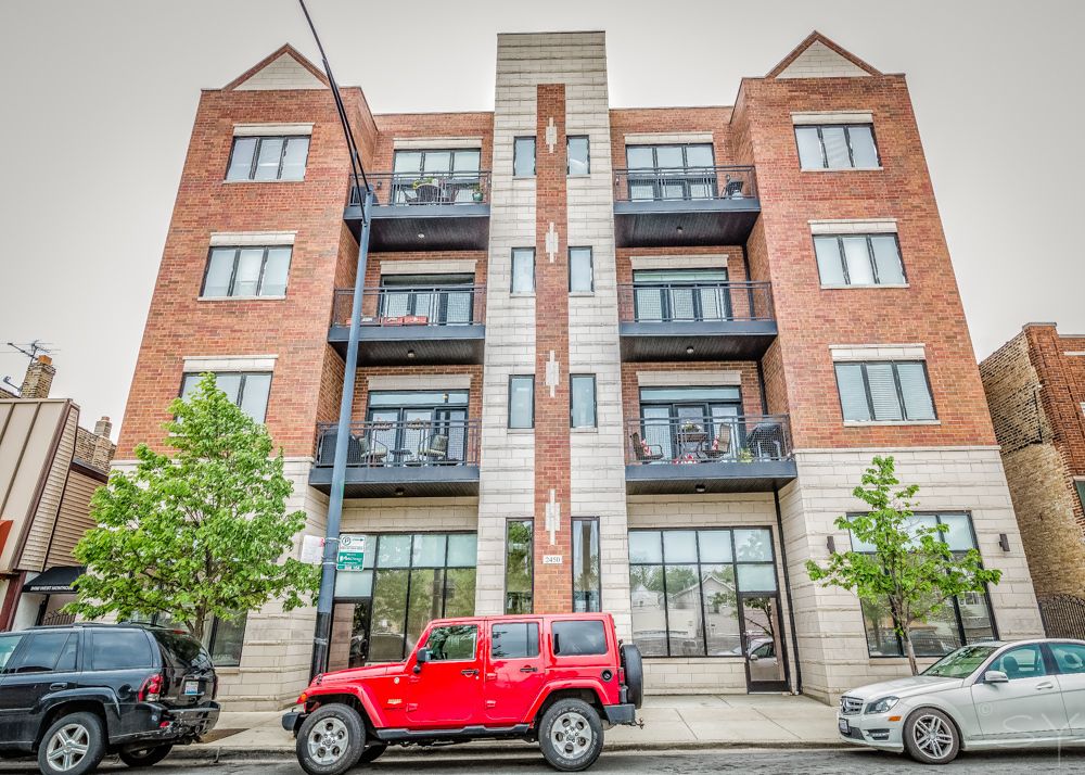 2450 W Montrose Avenue Unit: 2W