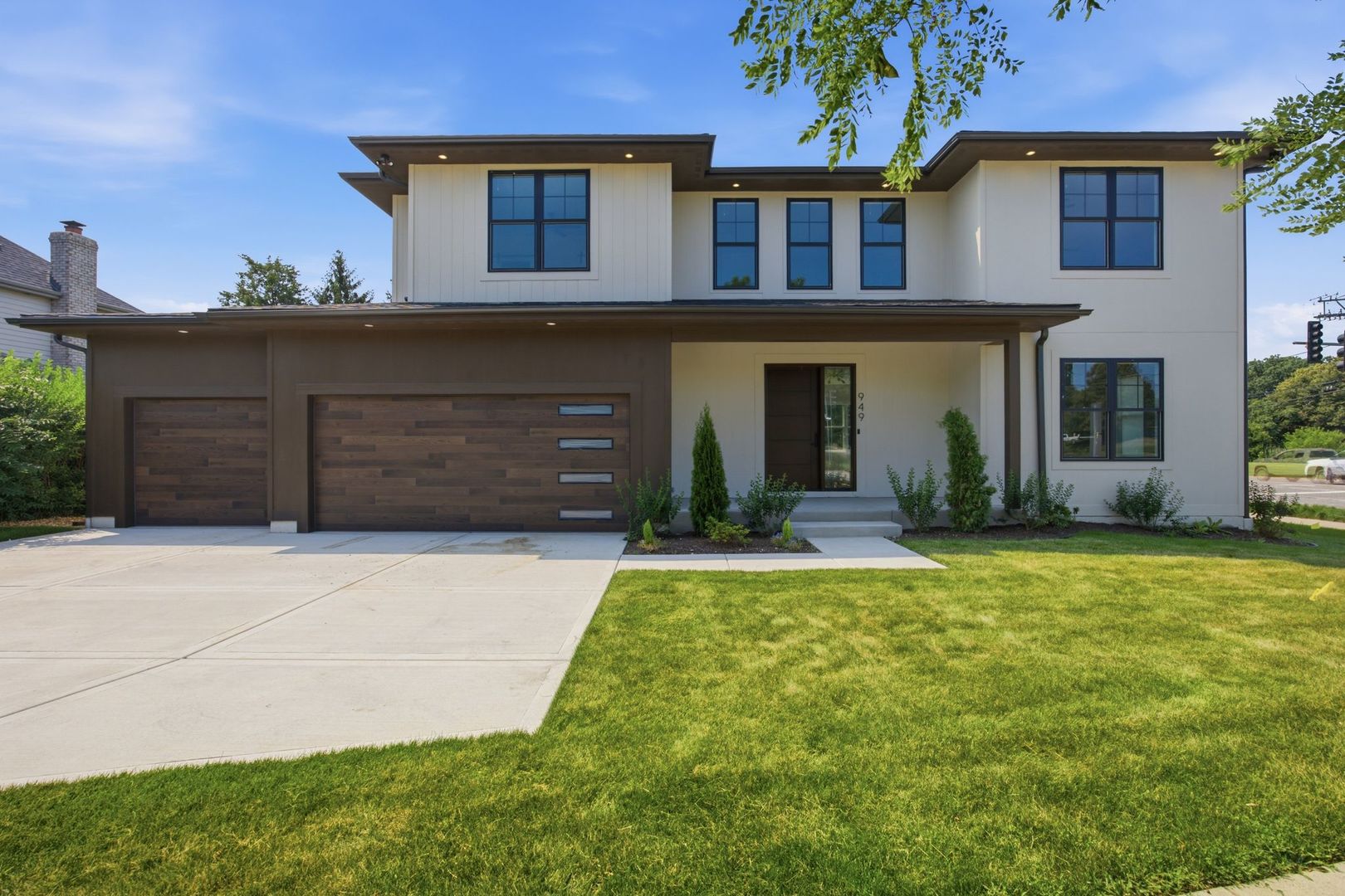949 Internationale Parkway
