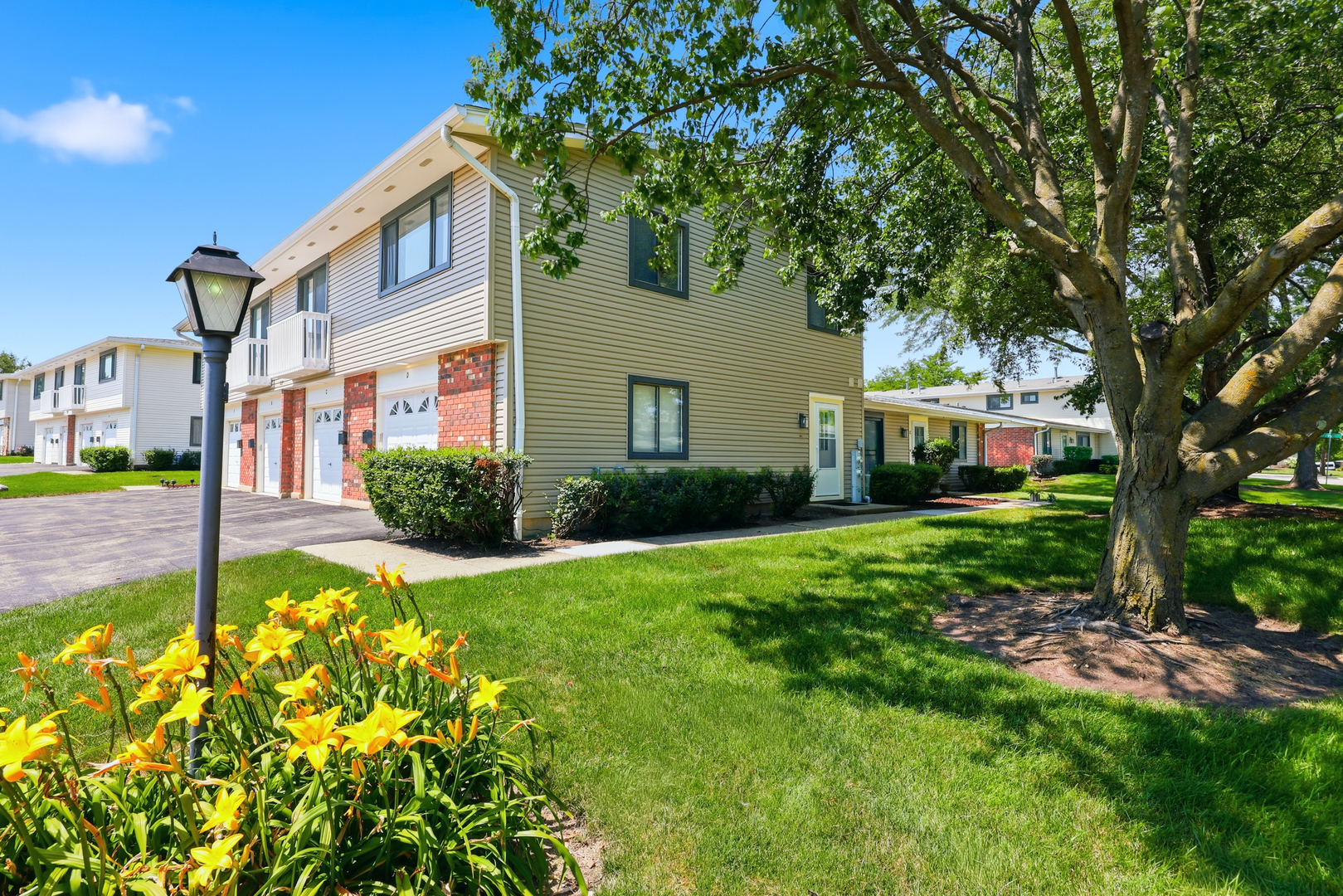 127 Fairlane Court Unit: D
