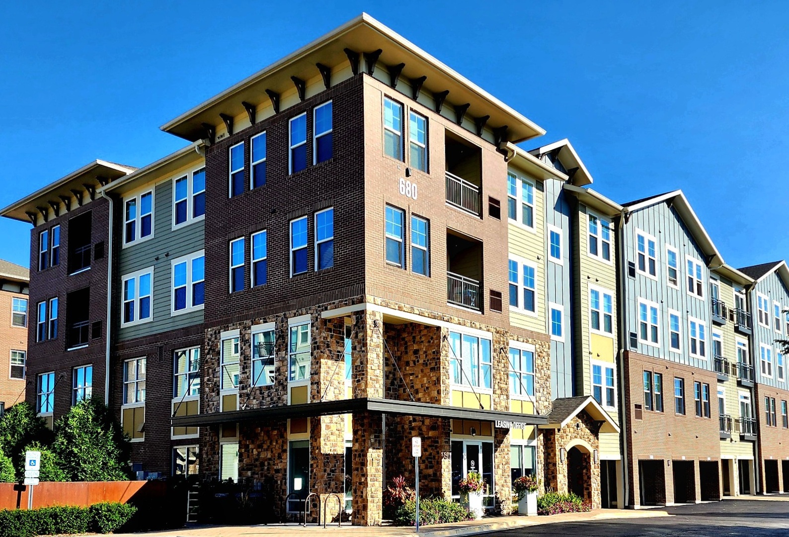 680 E Algonquin Road Unit: 1402