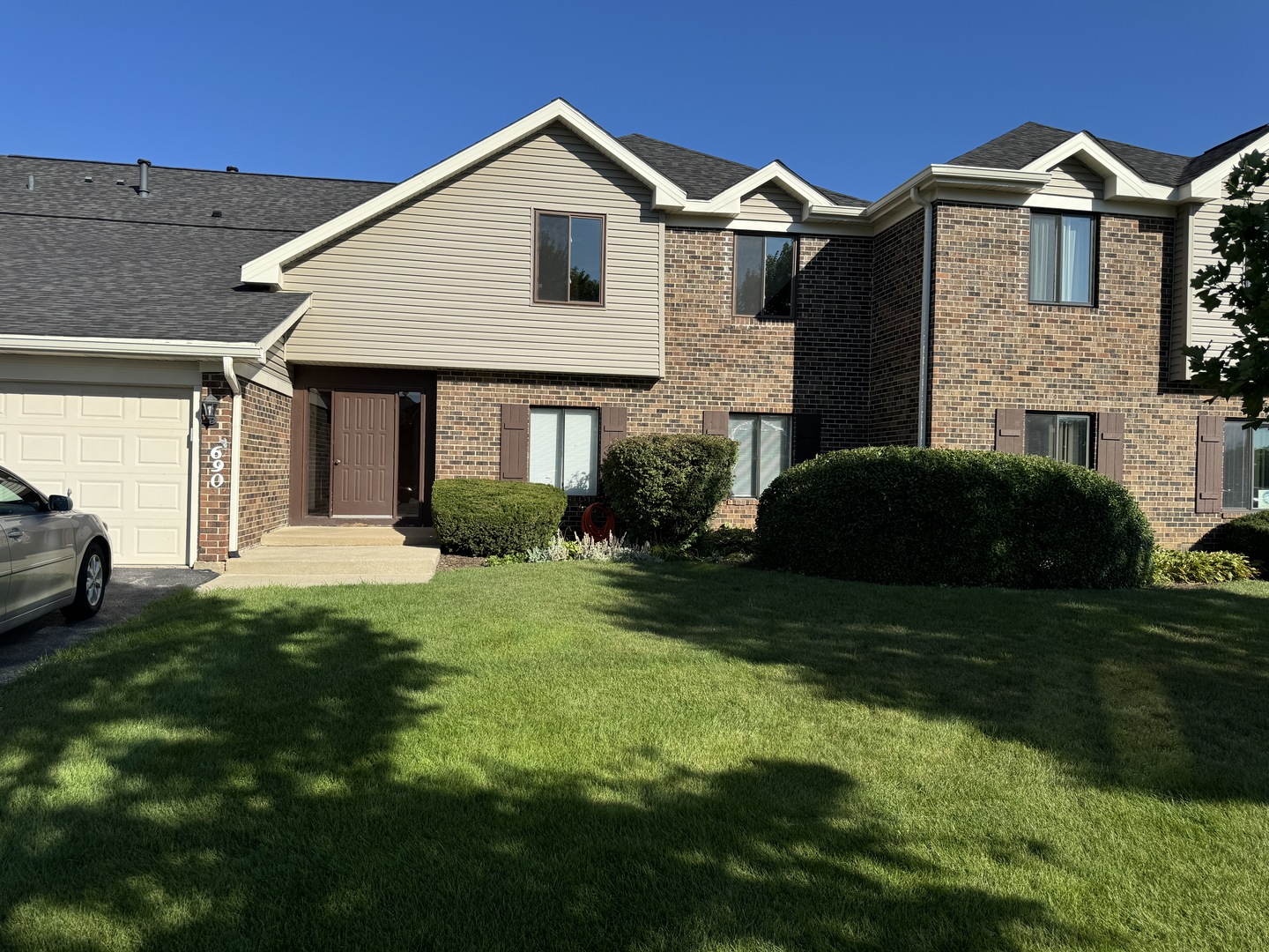 690 Cross Creek Dr Drive Unit: AA