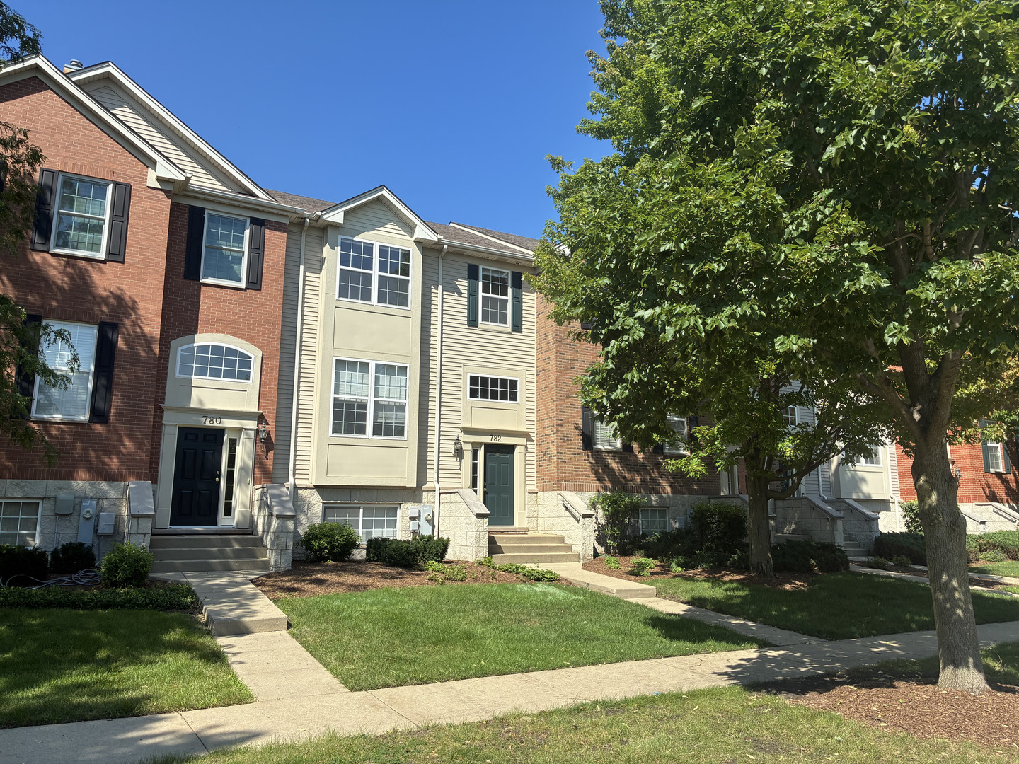 782 Thornbury Court