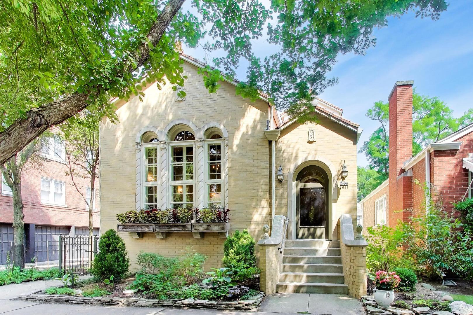 1211 Harvard Terrace