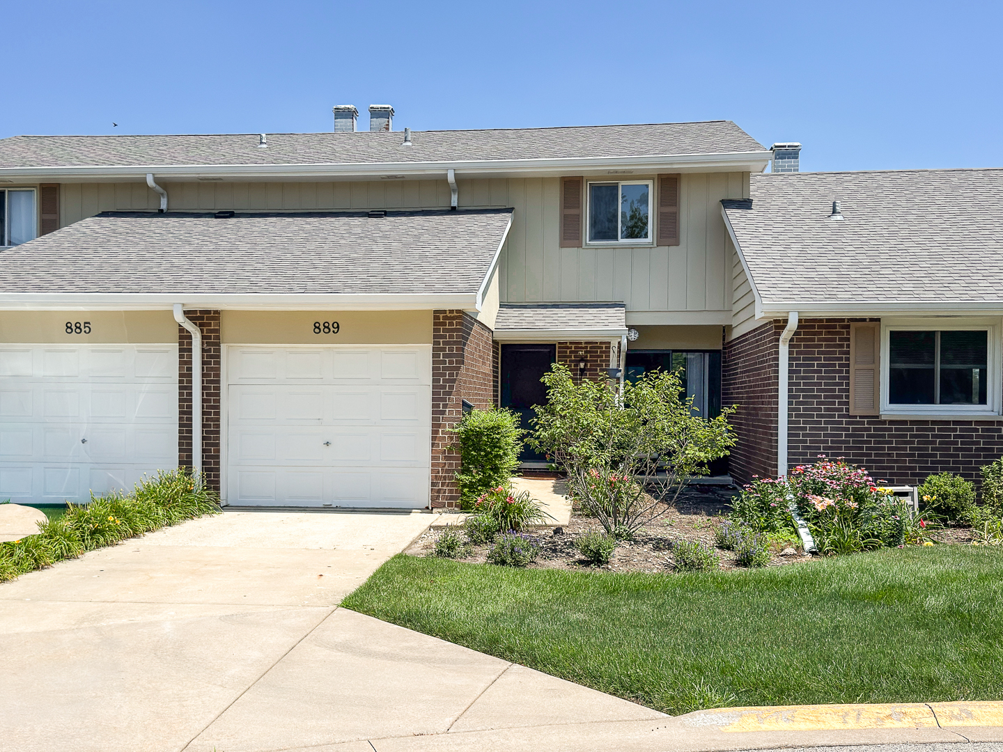 889 Heatherbrook Court