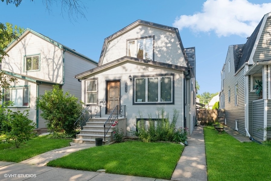 5639 N KARLOV Avenue Unit: 2FL