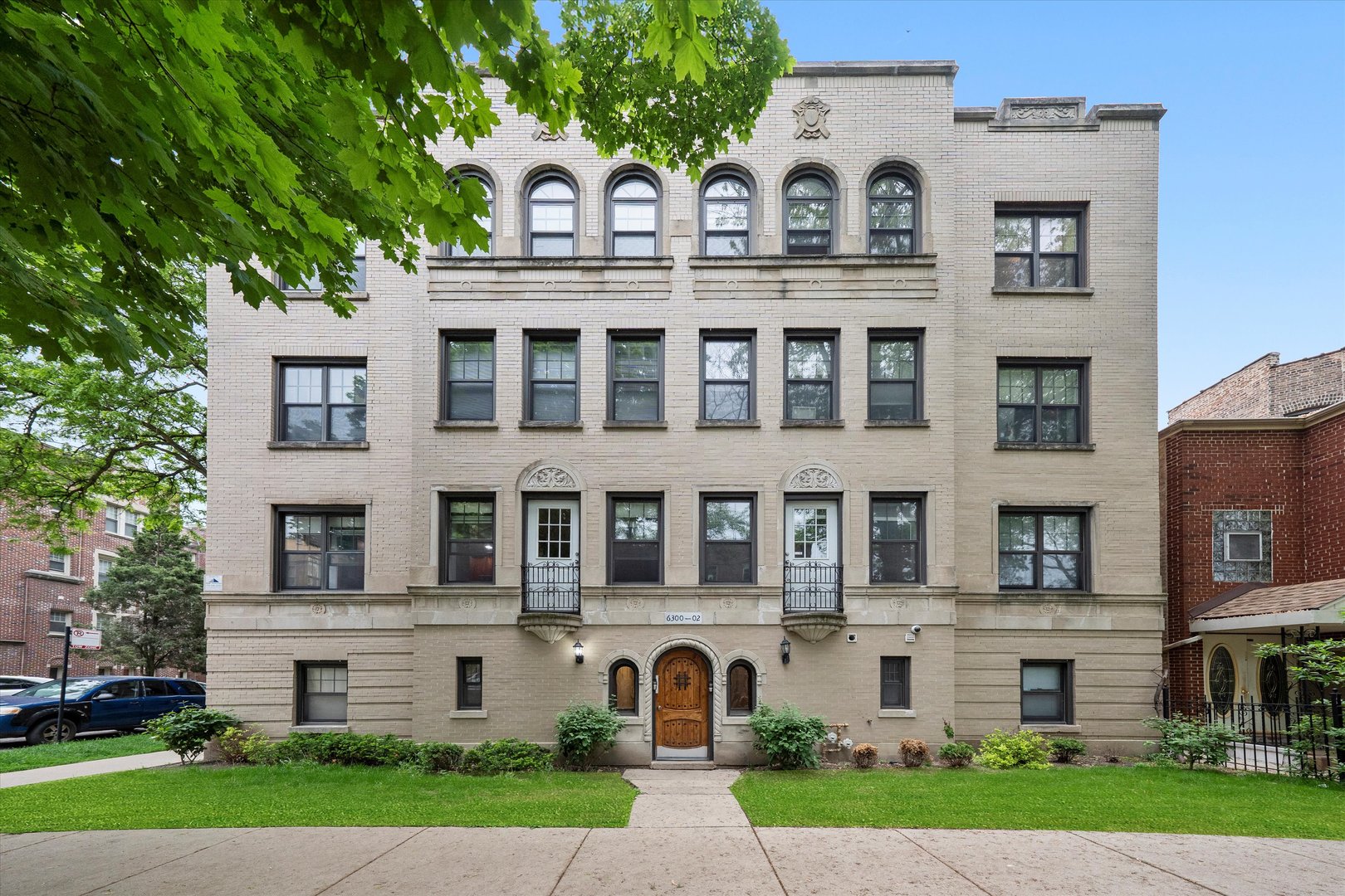 6300 N Rockwell Street Unit: A3