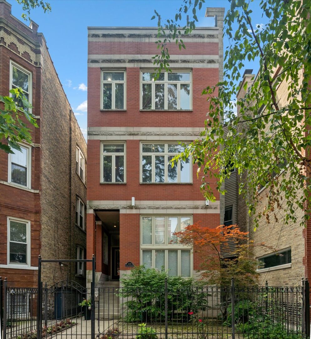 2139 W Crystal Street Unit: 2