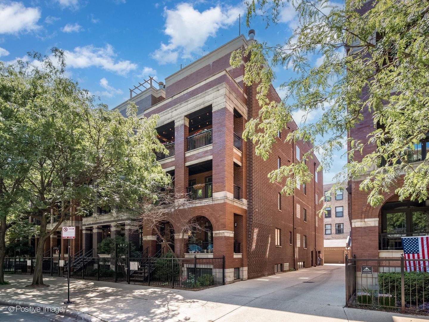 1037 W Monroe Street Unit: 3