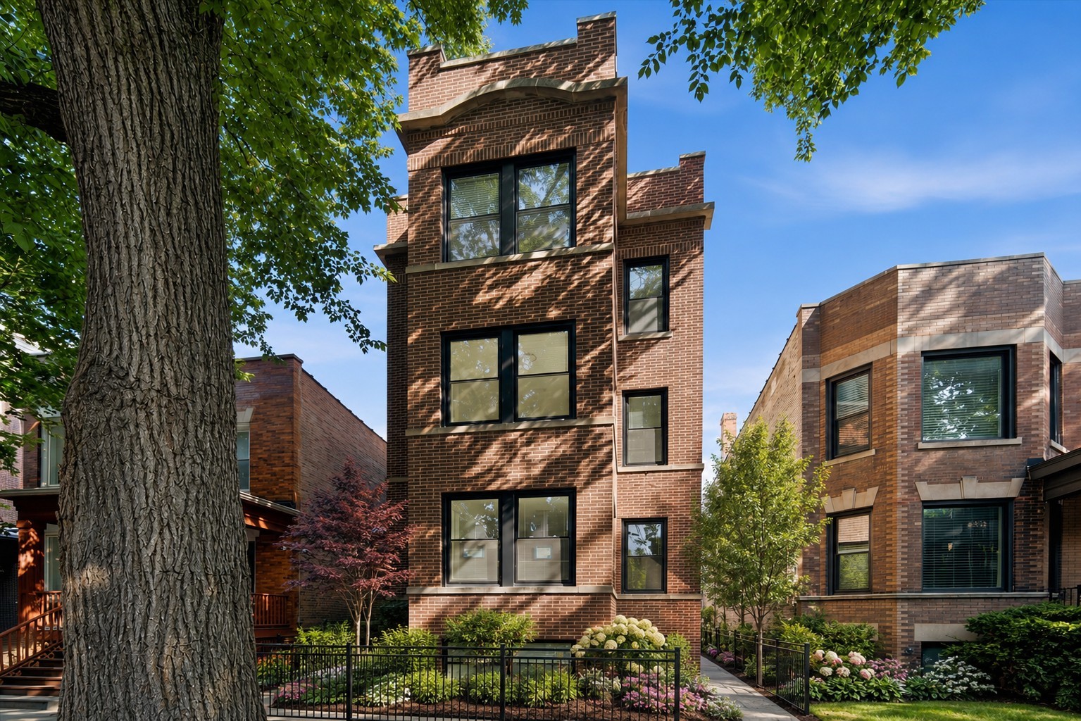 2442 W Wilson Avenue Unit: 3