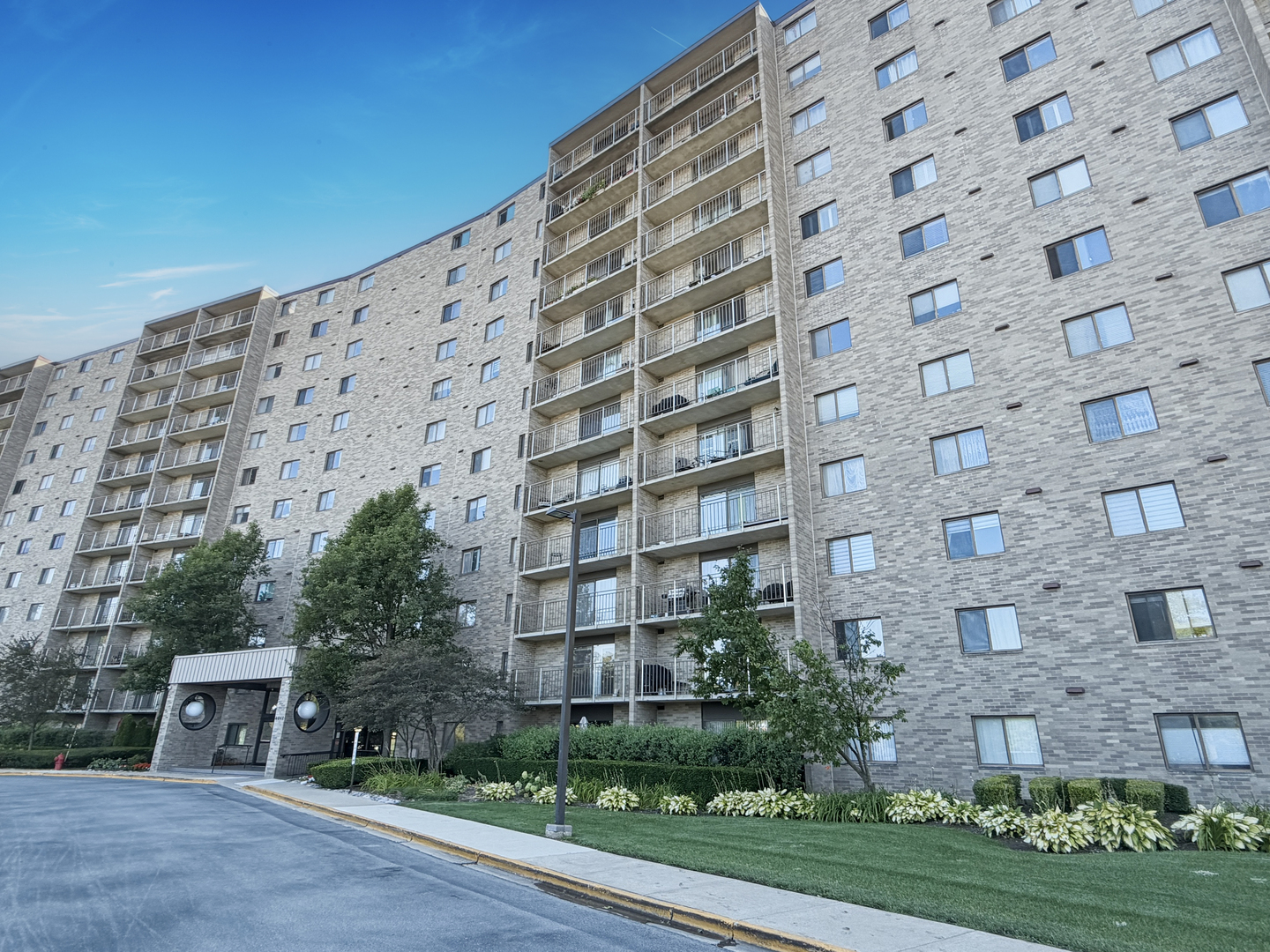 6340 AMERICANA Drive Unit: 210