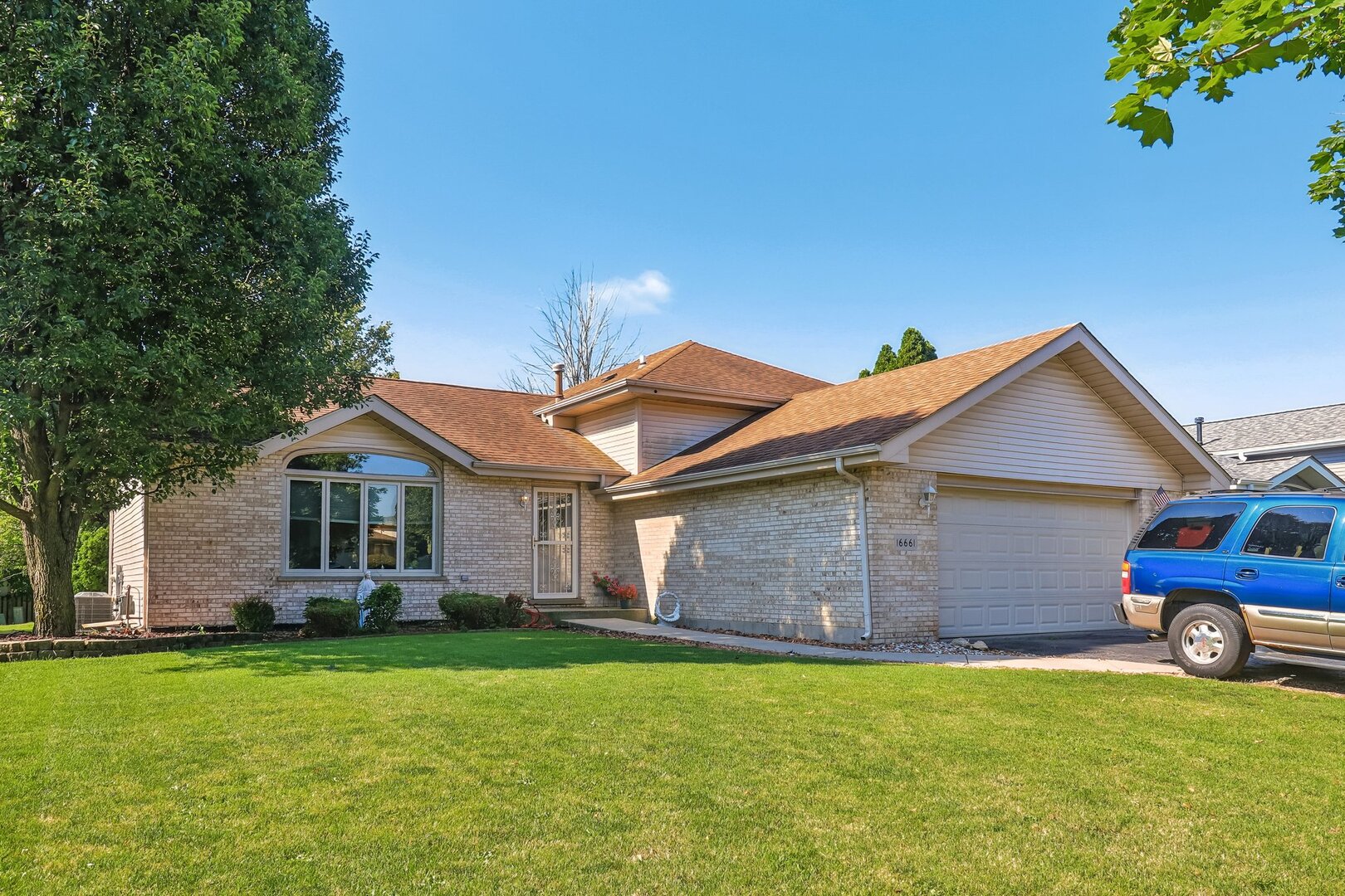 16661 W Oneida Drive
